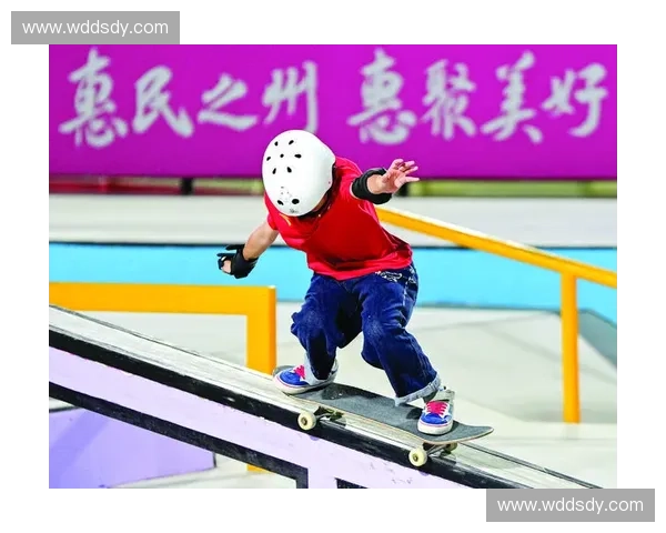 围绕滑板弧度探究运动表现与动力学设计原理及结构特性深度解析篇